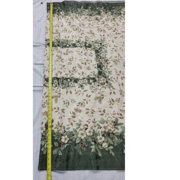 VTG KEMP & BEATLEY 40X57 Tablecloth Christmas damask Rectangle Floral COTTON - Picture 4 of 5